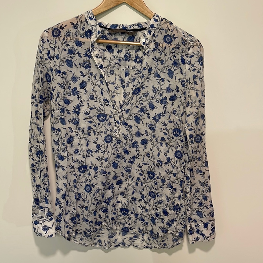 Zara Lightweight Split-V Button Top